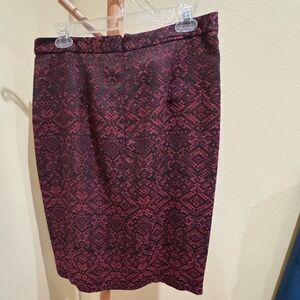 Halogen Elegant Patterned Skirt - burgundy and Black tweed style, lined.